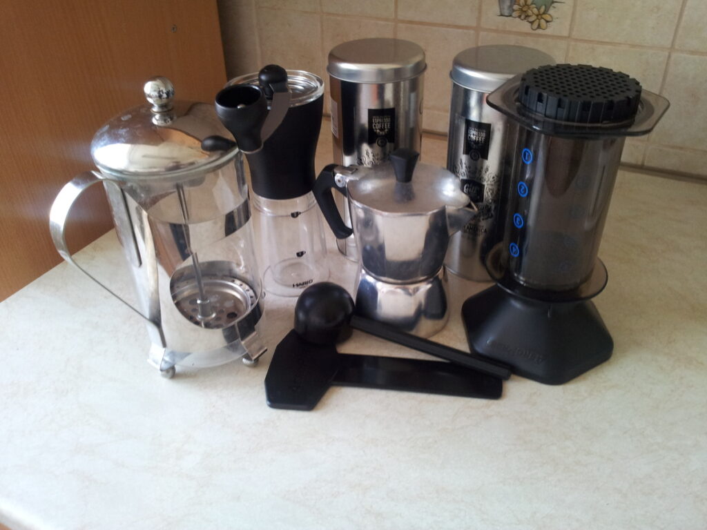 nástroje, které jsme použili pro přípravu kávy značky Lázeňská káva
