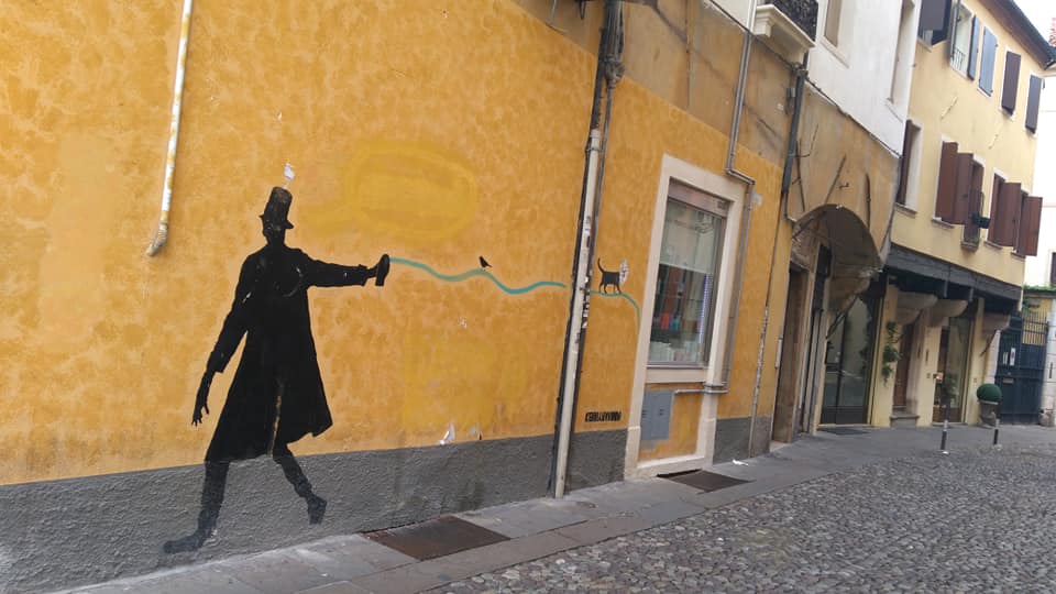 fotka street artu na zdi italského domu