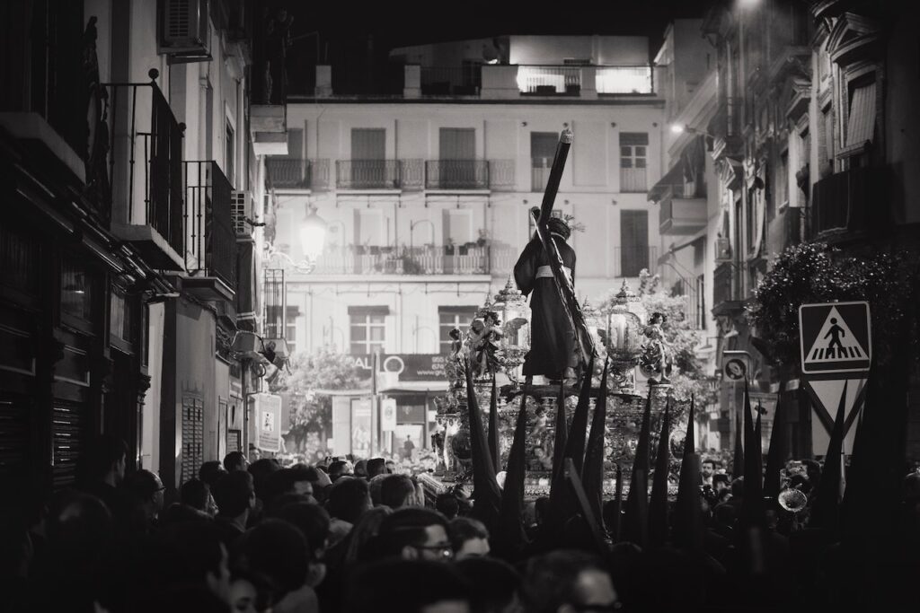Velikononce v Itálii jsou plné křesťanských průvodů - processioni